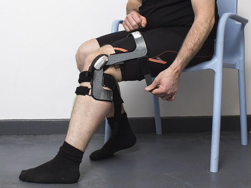 Tighten the strap at the top of the thigh (strap #2)
