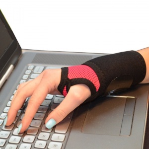 4Dflexisport Active Raspberry Wrist Support