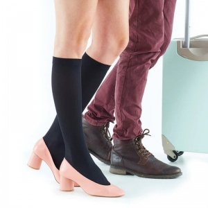 Neo G 14 -18mmHg Below-Knee Compression Socks for Travelling (Black)
