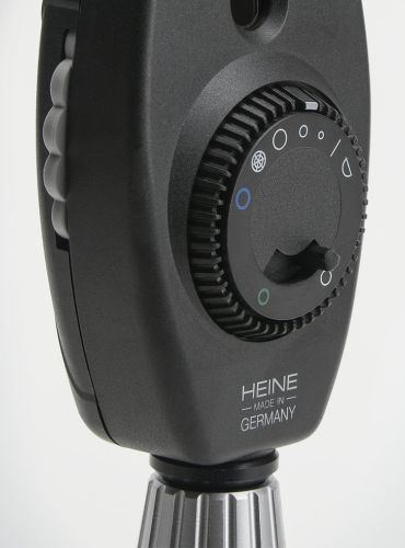 The easy to use design can be operated by just one hand The easy to use design can be operated by just one hand