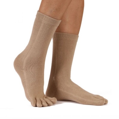 TOETOE Essential Mid-Calf Cotton Toe Socks (Fawn)